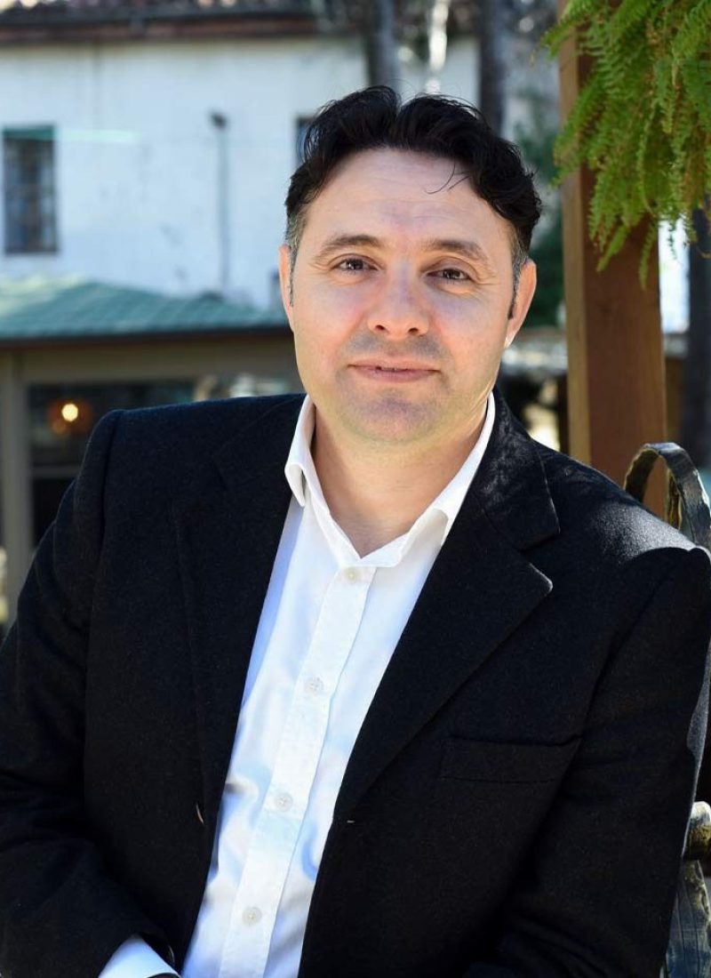 hakkimizda-lora-danismanlik-800x952-2